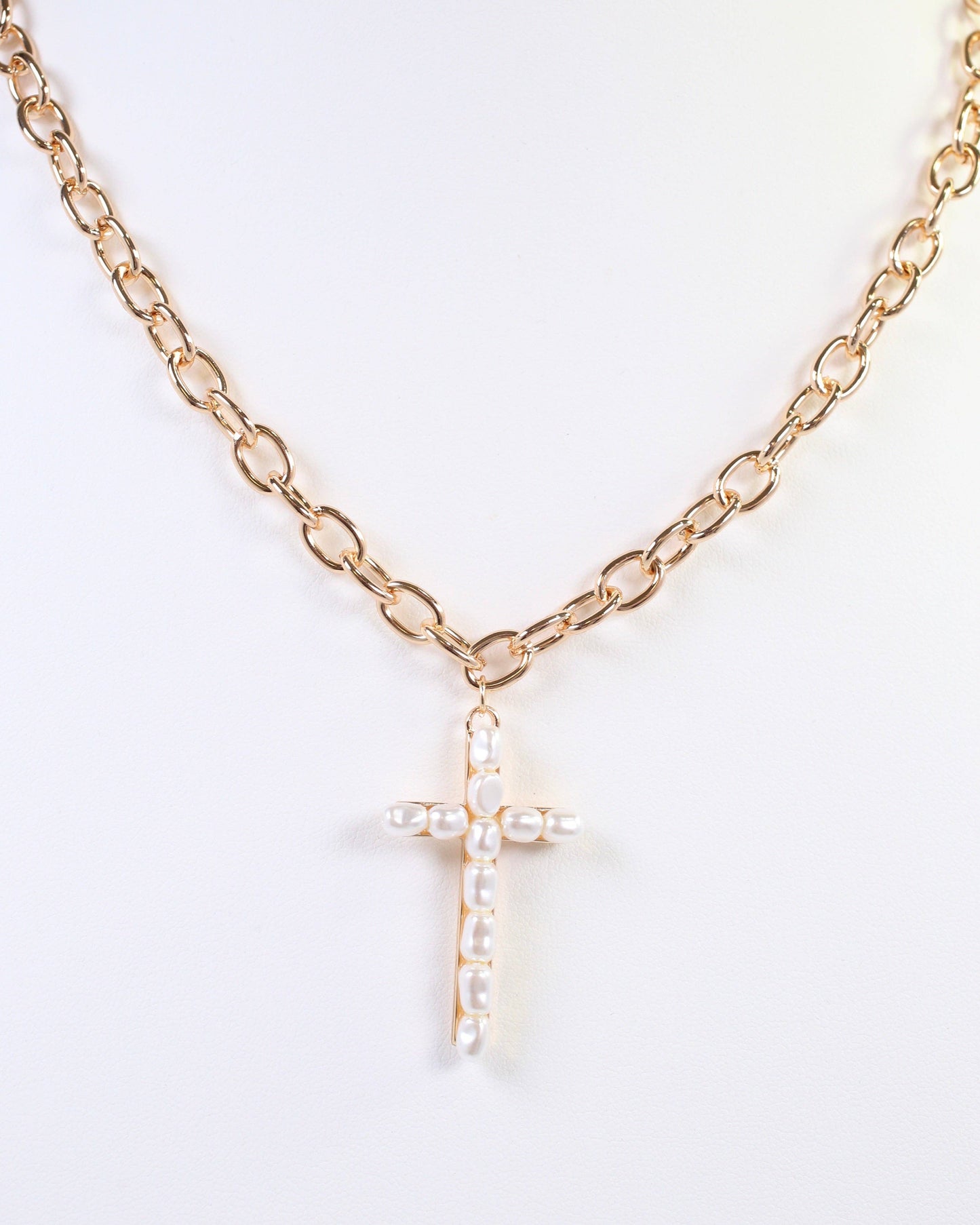 Cara Pearl Cross Link Necklace Gold