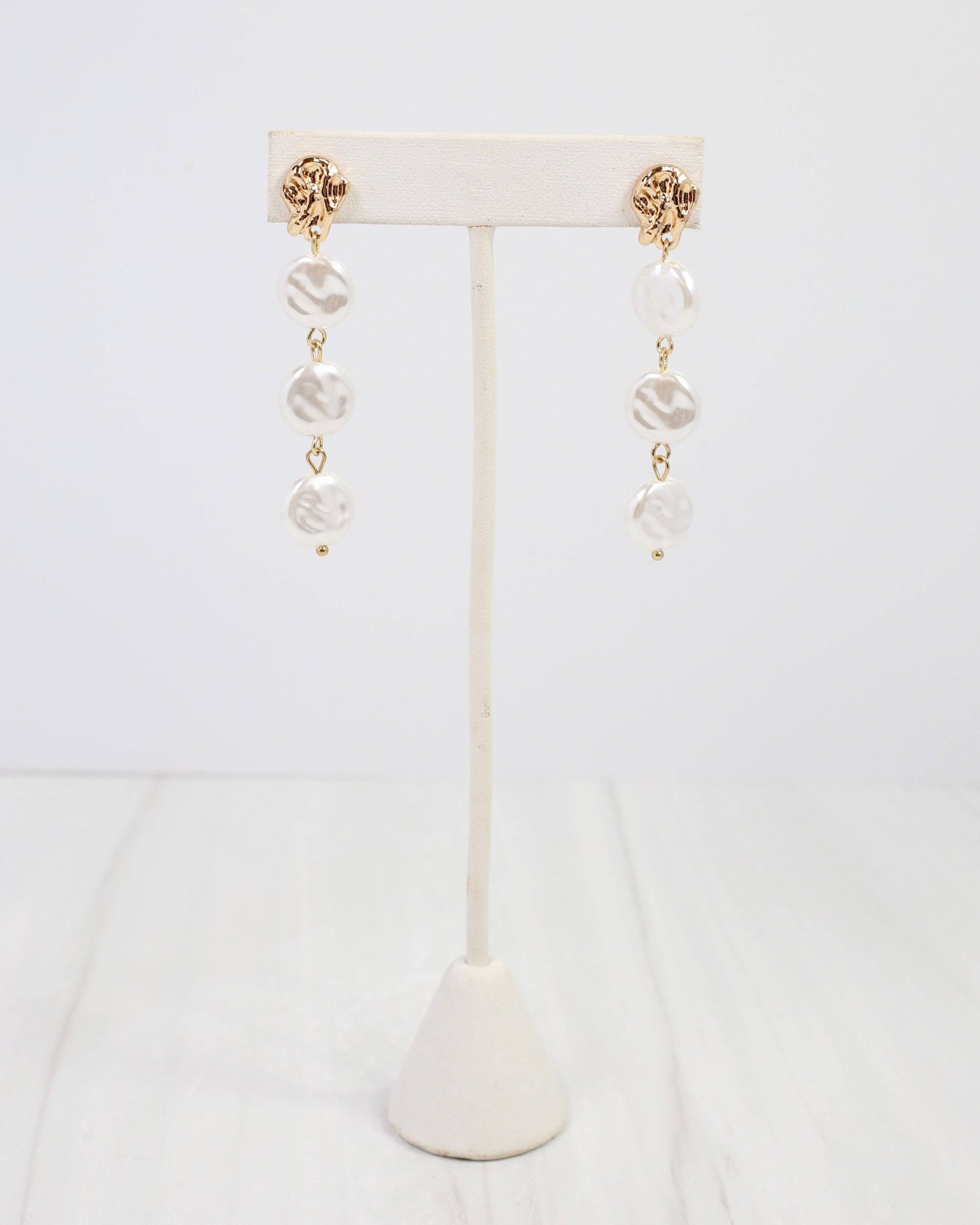 Grants Dangle Pearl Earring Cream