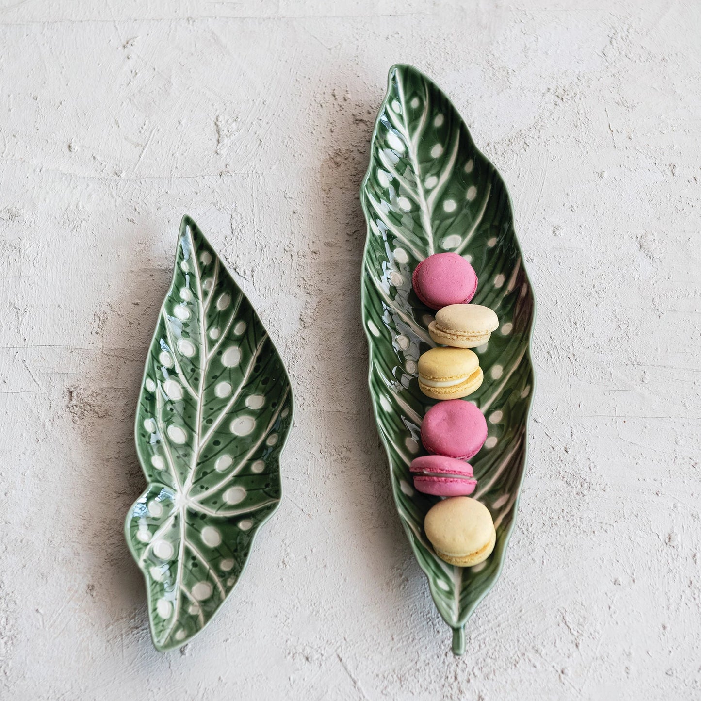 Stonweare Leaf Dish