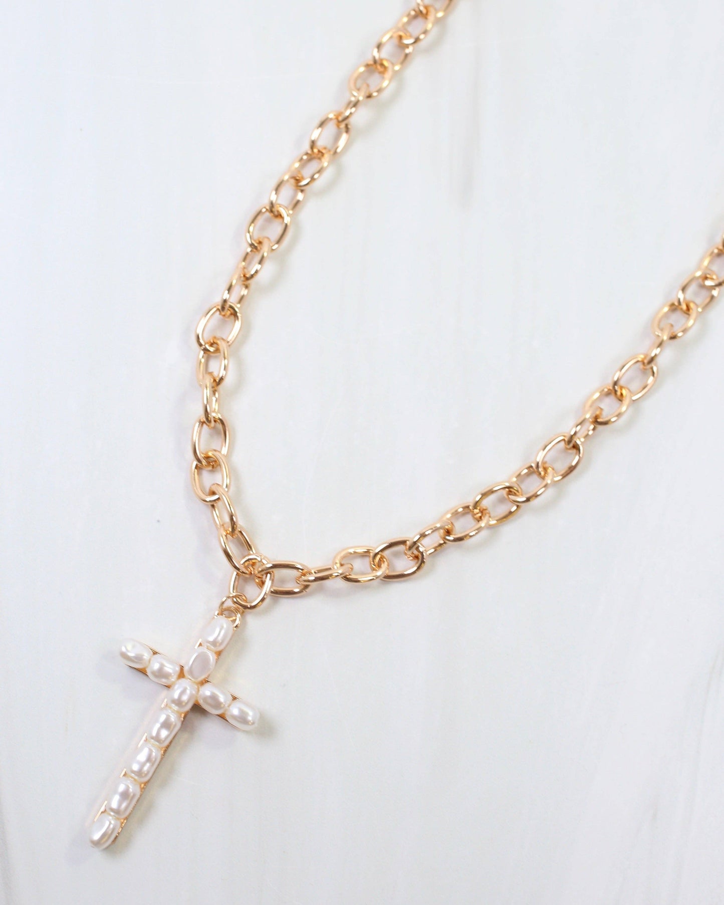 Cara Pearl Cross Link Necklace Gold
